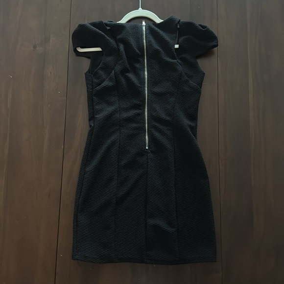 Black mini-dress with shoulder cutouts front and backk - Picture 2 of 2